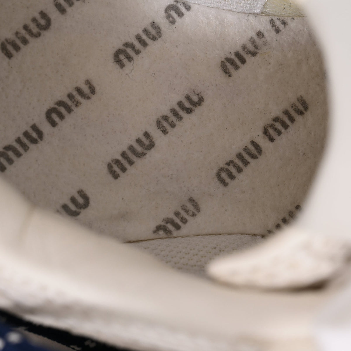 Women's Miu Miu x New Balance 530 SL Sneakers in White Suede