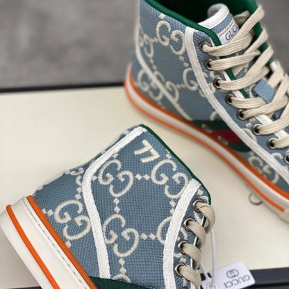 SNEAKERS 14