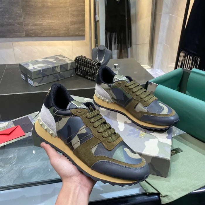 V - SNEAKERS