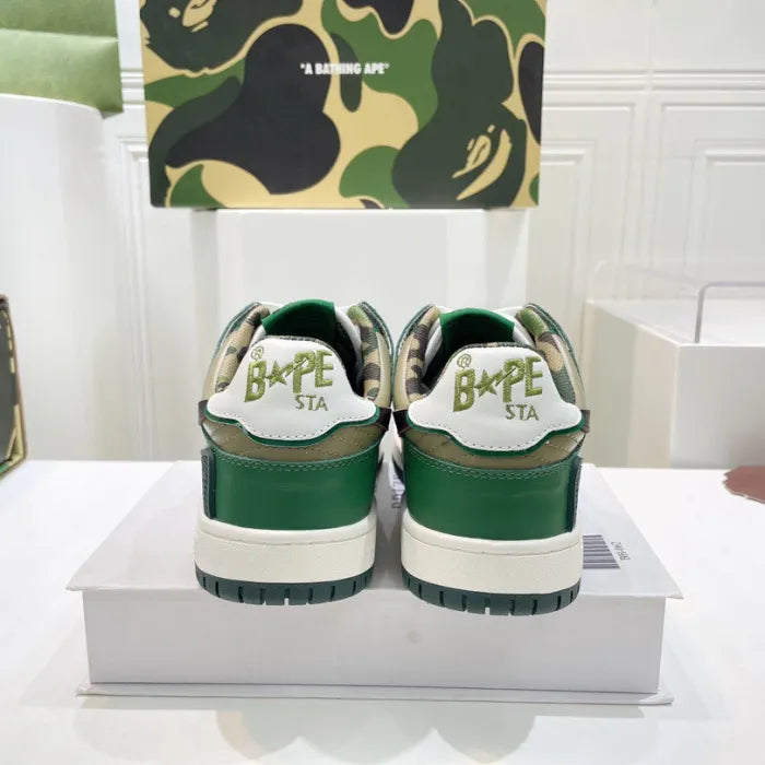 B - SNEAKERS