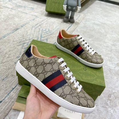 SNEAKERS 15