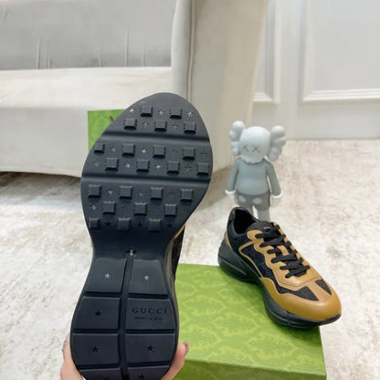 SNEAKERS 26