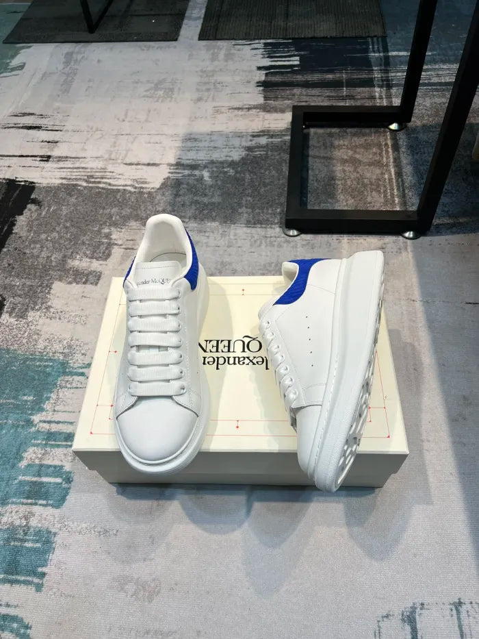 A - SNEAKERS