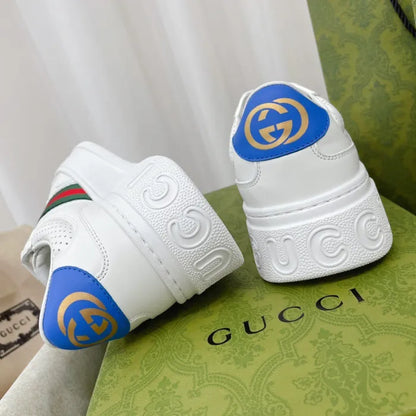 SNEAKERS 23
