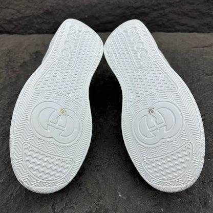 SNEAKERS 05