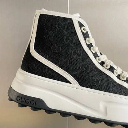 SNEAKERS 13