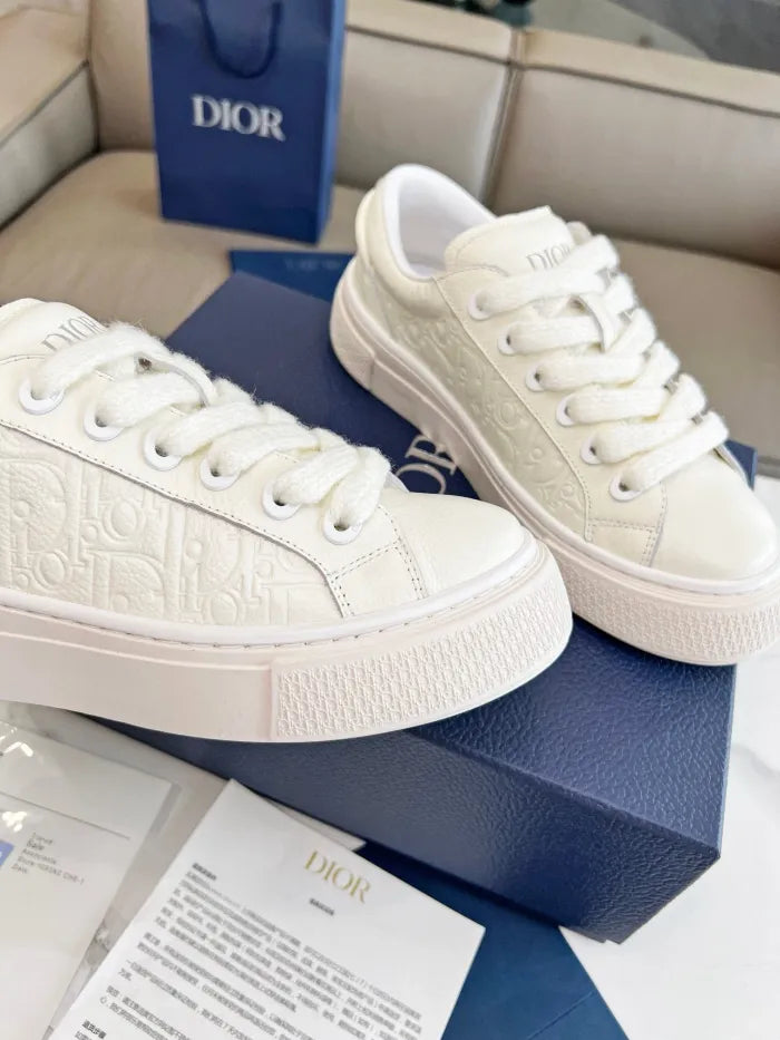 D - SNEAKERS