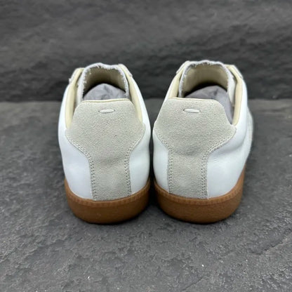 M - SNEAKERS