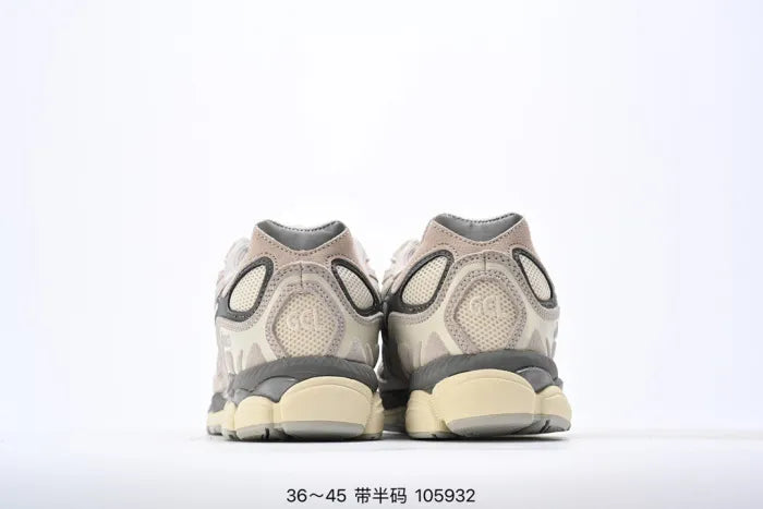 A - SNEAKERS