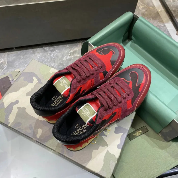 V - SNEAKERS