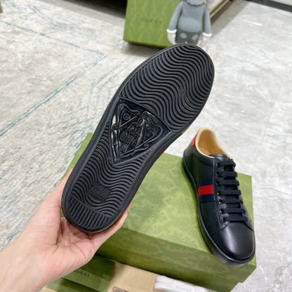 SNEAKERS 16