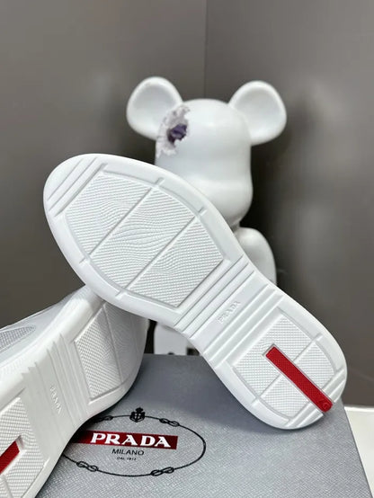 P - SNEAKERS