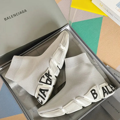 B - SNEAKERS
