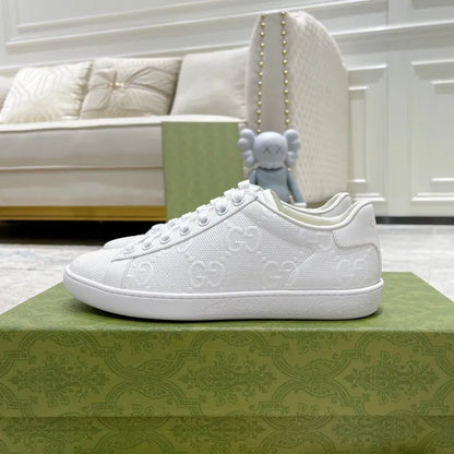 SNEAKERS 21