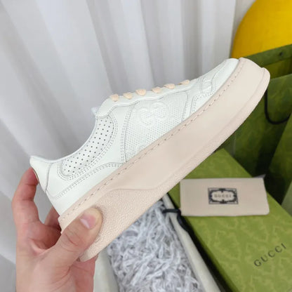 SNEAKERS 23