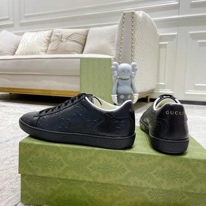 SNEAKERS 16