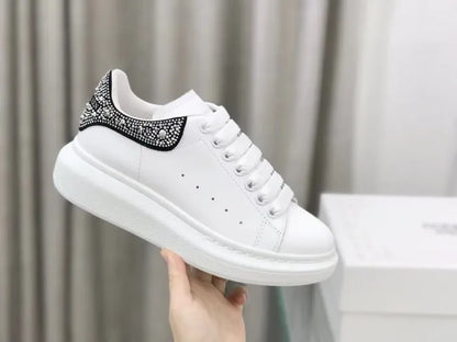 A - SNEAKERS