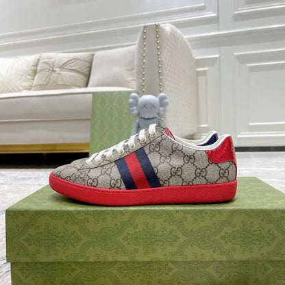 SNEAKERS 15