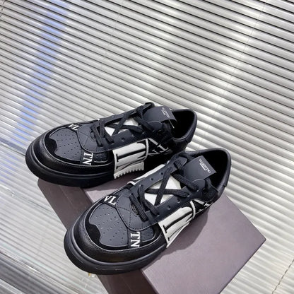 V - SNEAKERS