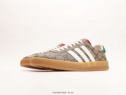 SNEAKERS 21