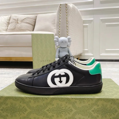 SNEAKERS 16
