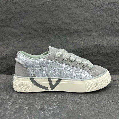D - SNEAKERS