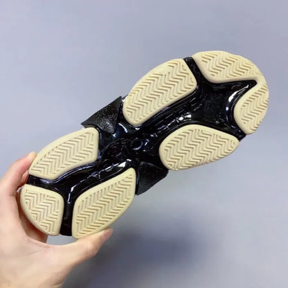 B - SNEAKERS
