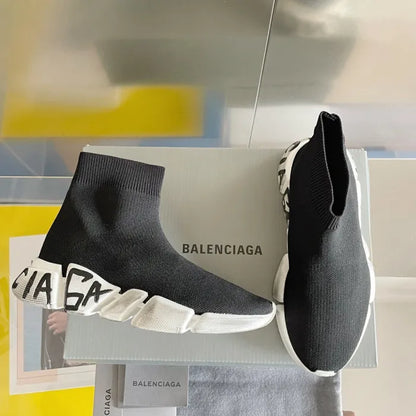 B - SNEAKERS