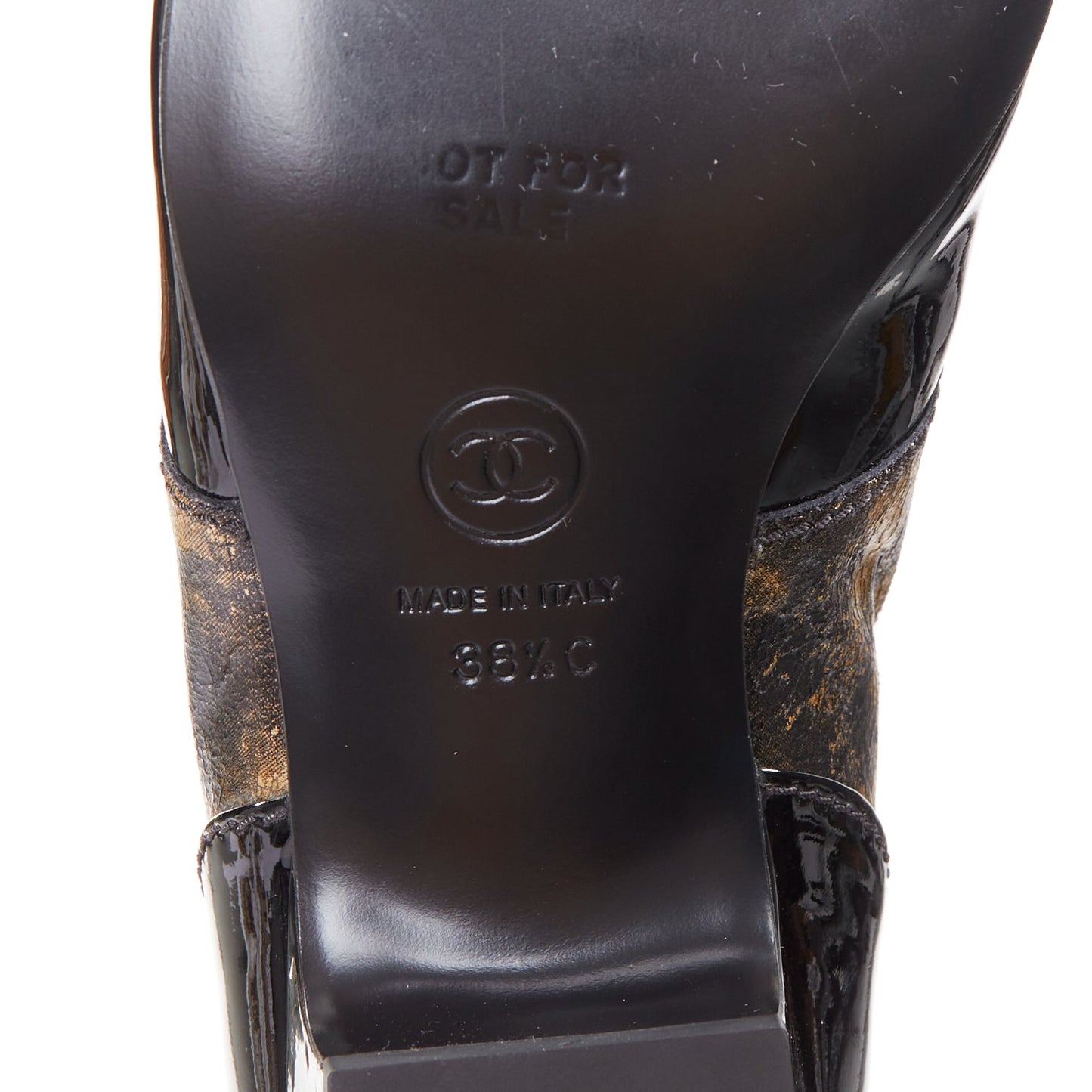 Women's Chanel 2018 Gold Pointed CC Oxford