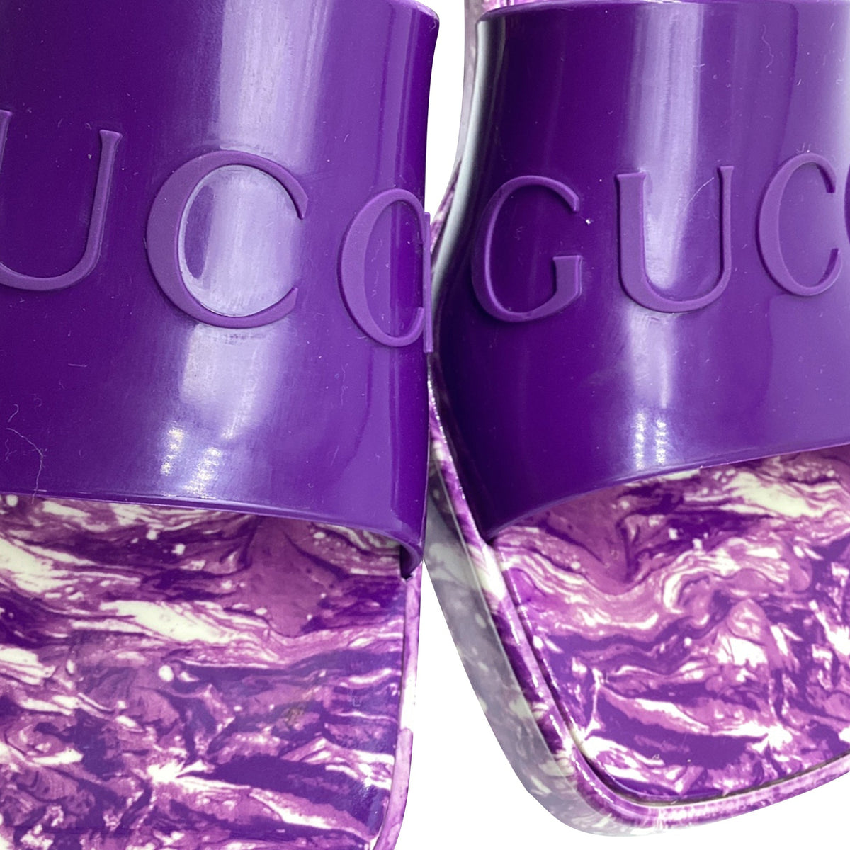 Women's Gucci Logo Slides in Purple Rubber