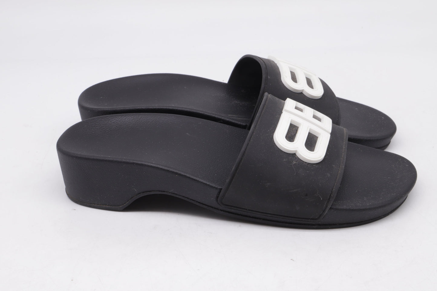 Women's Balenciaga BB Pool Clogs in Black Rubber