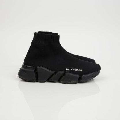 Women's Speedrunner Sneakers Size