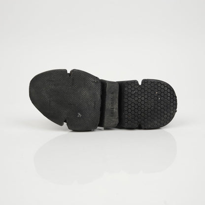 Women's Speedrunner Sneakers Size
