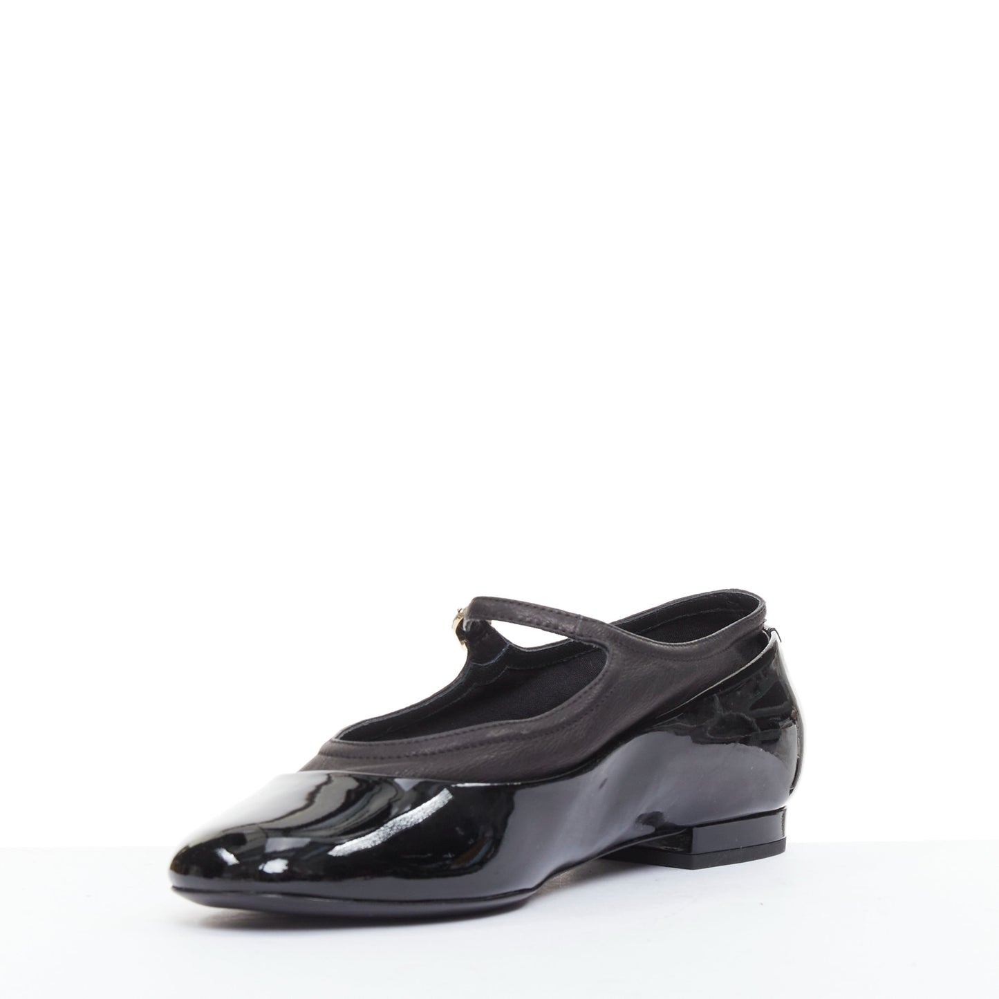 Women's Chanel patent leather silver CC logo mary jane ballet flats