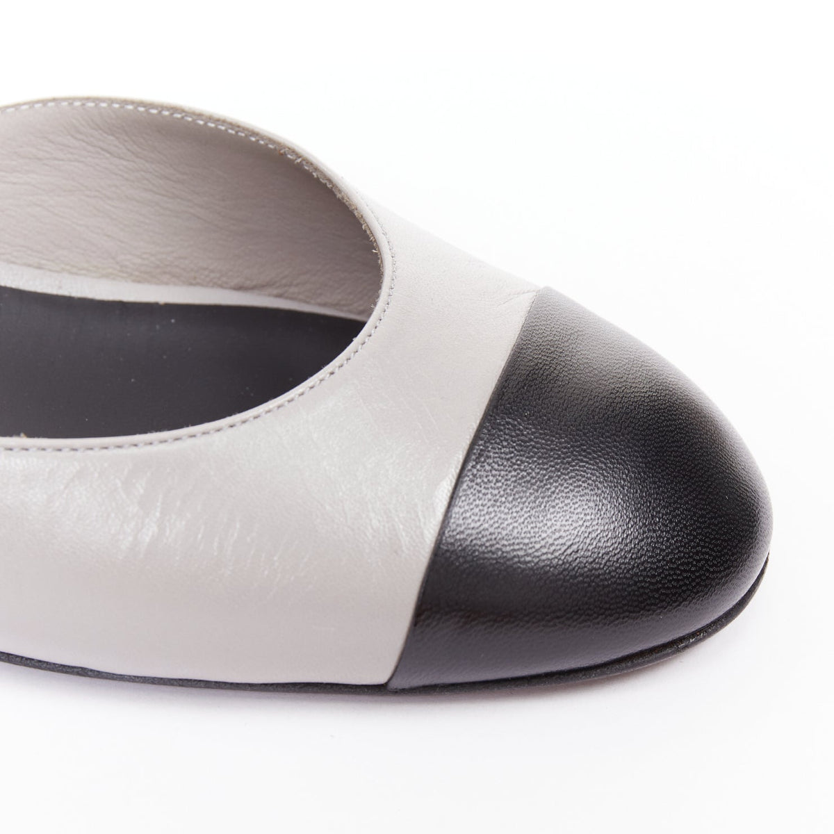 Women's Chanel grey leather pearl trimmed CC logo block heel pumps