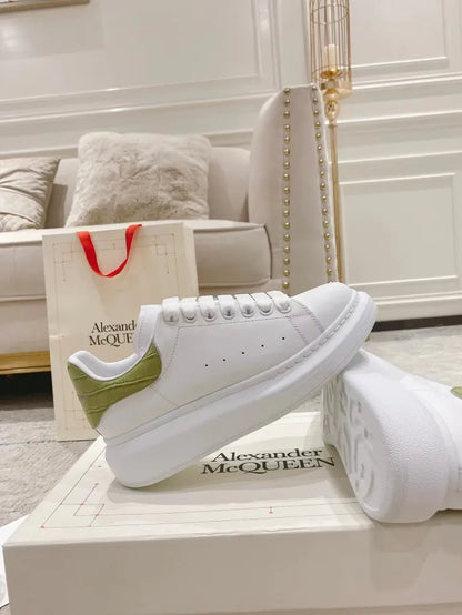 A - SNEAKERS