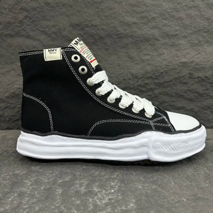 A - SNEAKERS