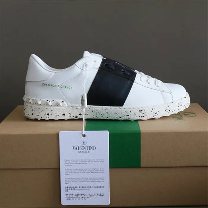 V - SNEAKERS