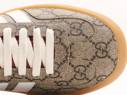SNEAKERS 21