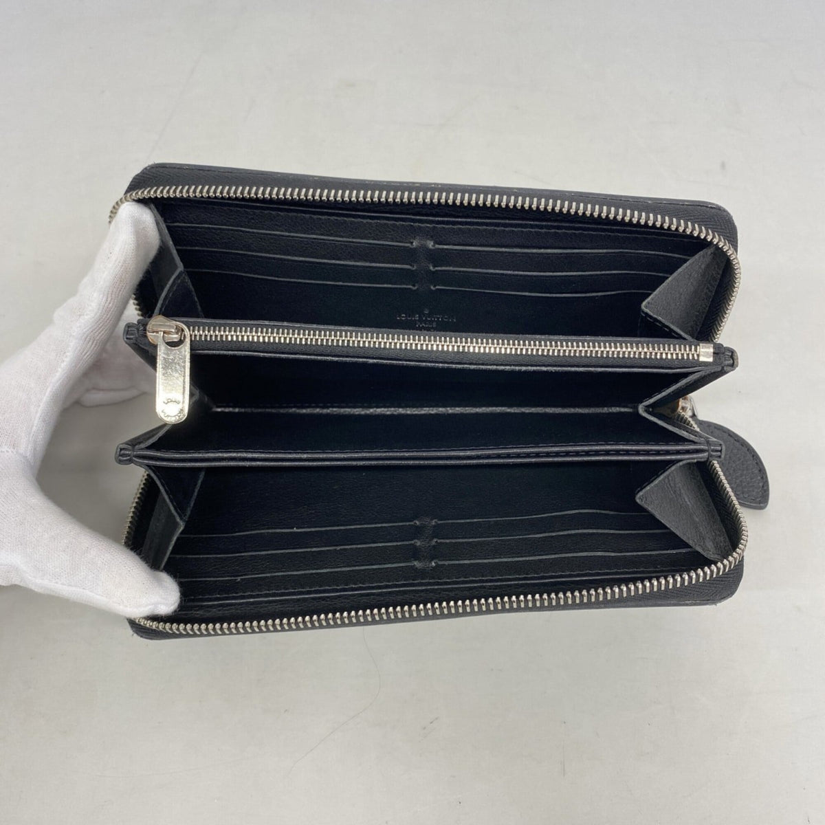 Zippy Wallet Mahina Leather