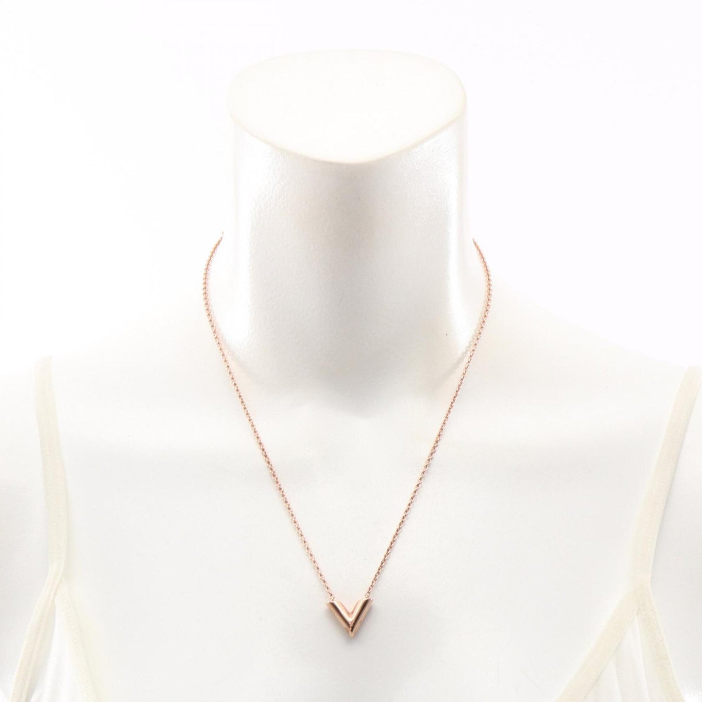 Essential V Pendant Necklace Gold