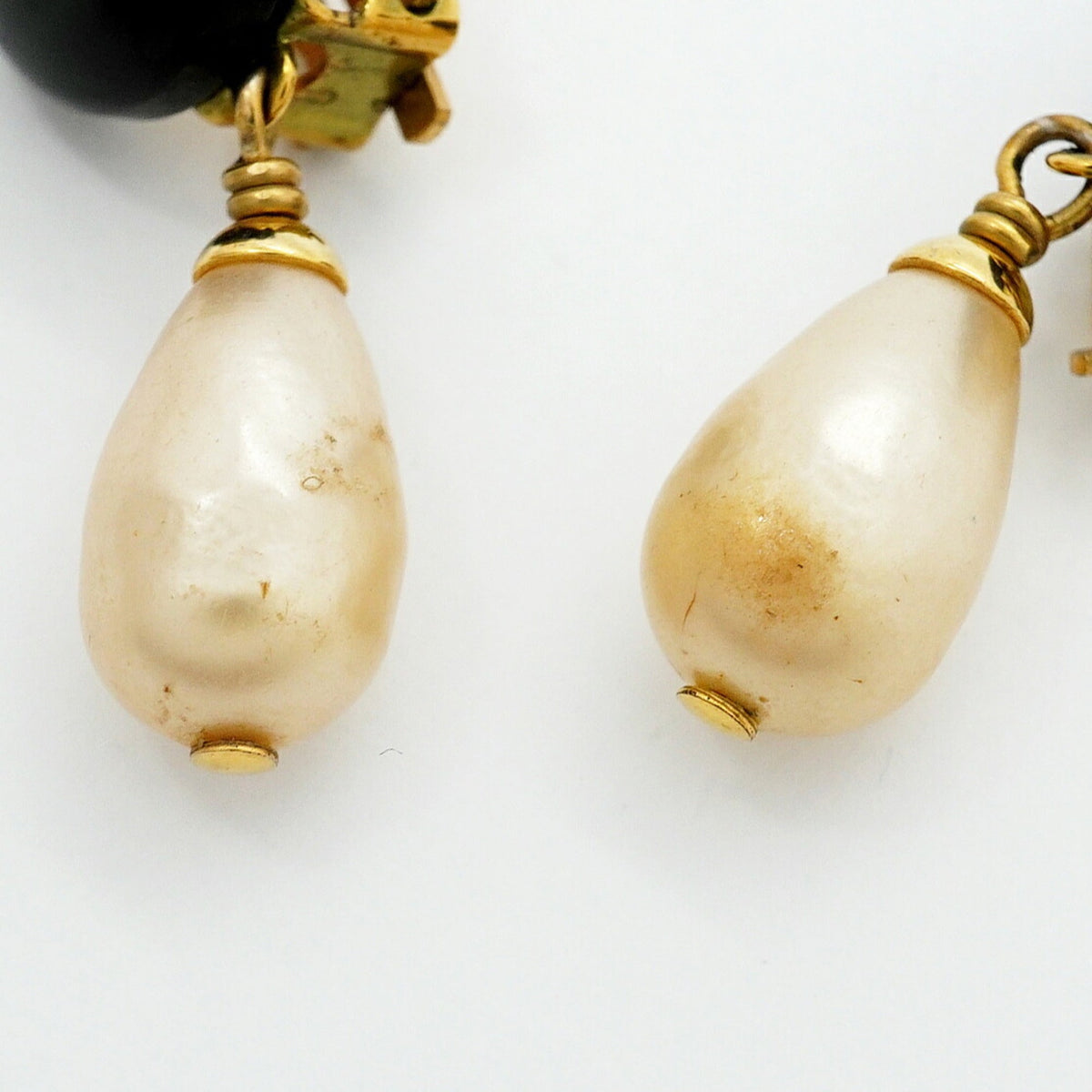 CC Logo Clip-On Earrings Metal Gold-Tone Metal
