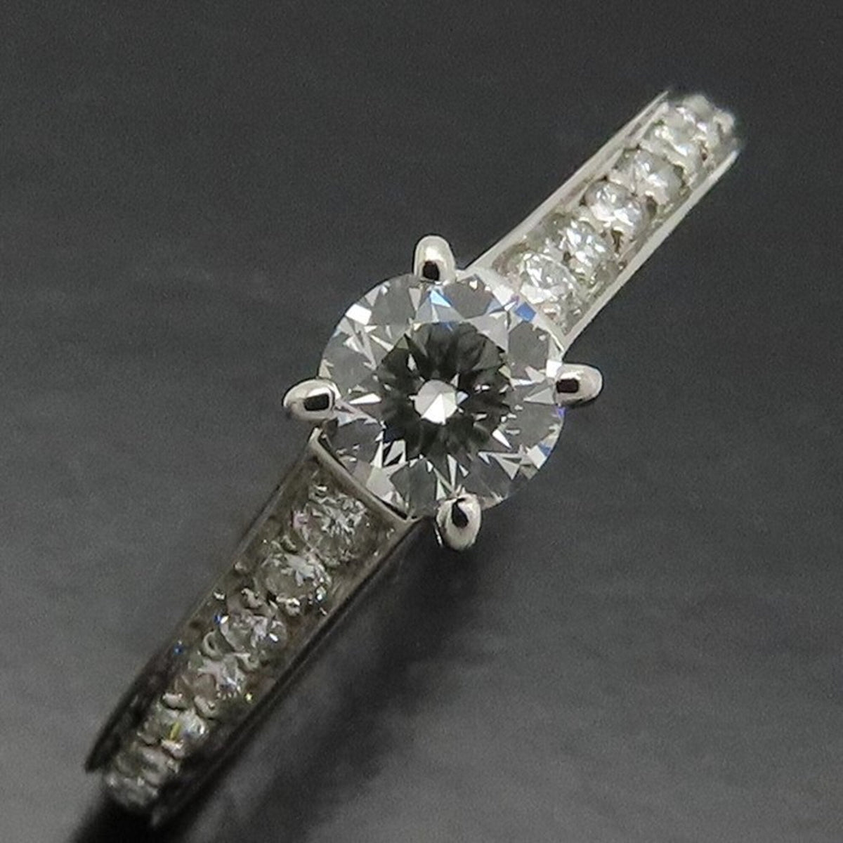 Solitaire Ring Platinum with Diamond