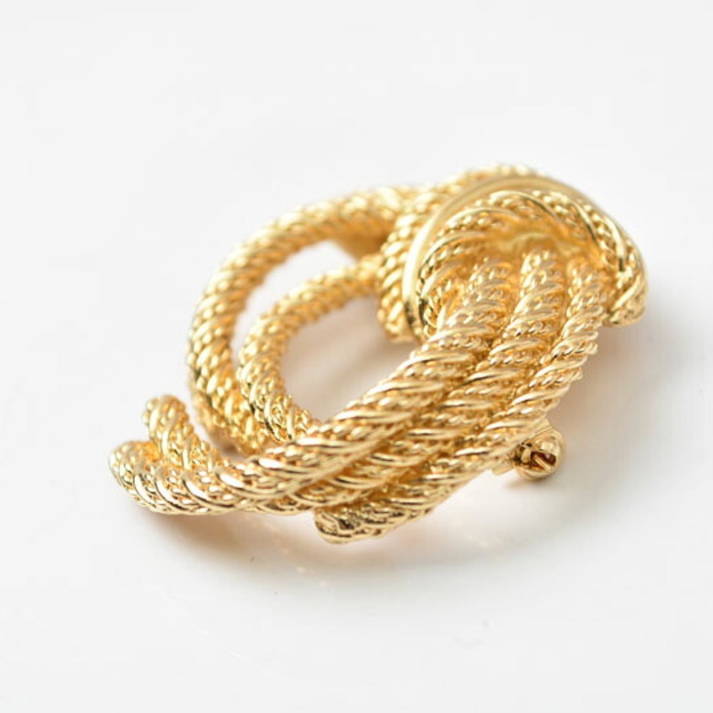 Twisted Rope Motif Brooch Gold