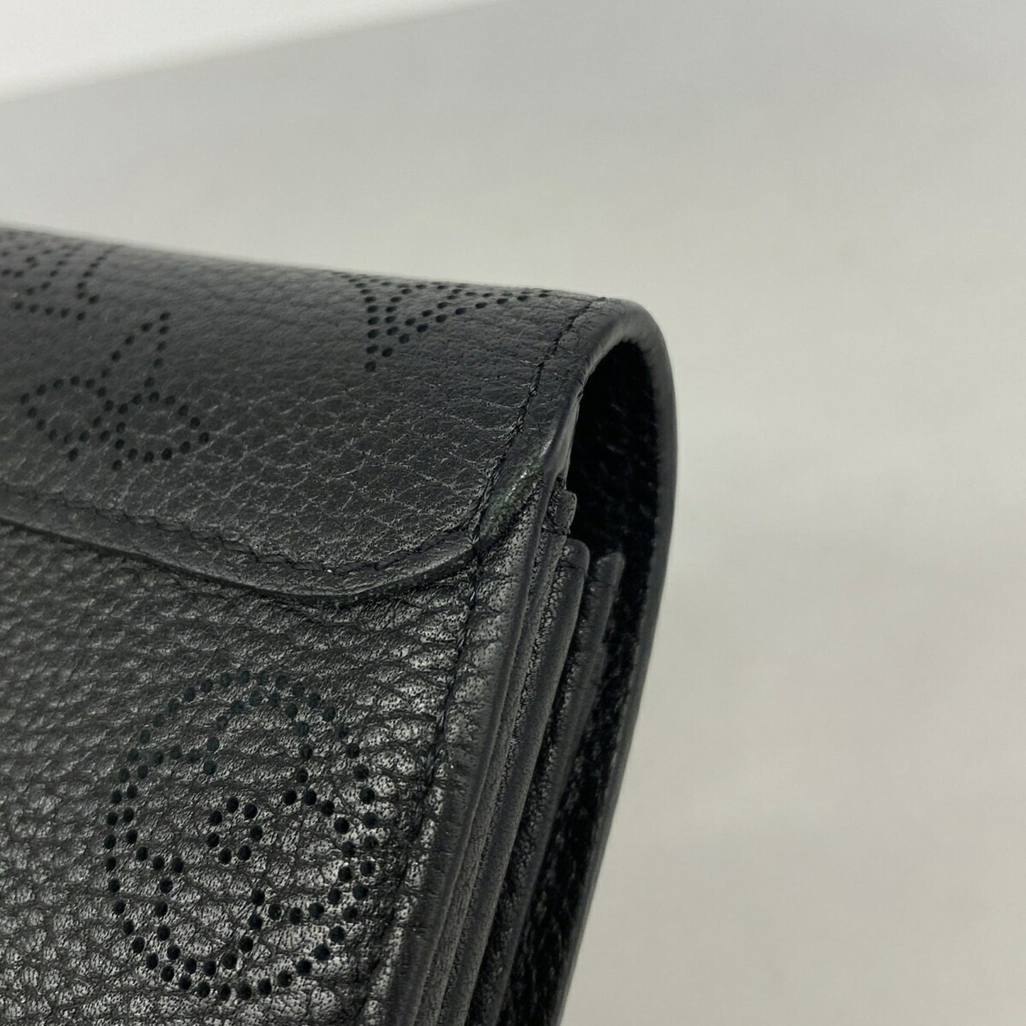Iris Wallet NM Mahina Leather