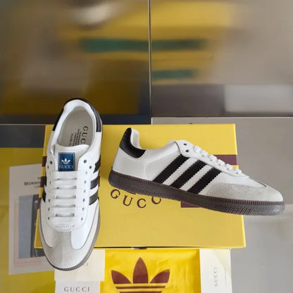 SNEAKERS 12