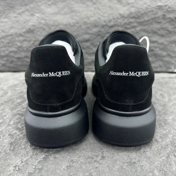 A - SNEAKERS