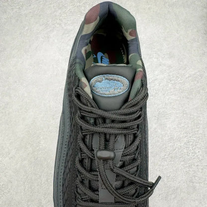 C - SNEAKERS