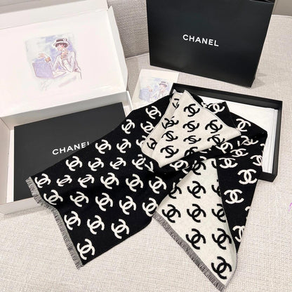 Black and white double-sided double-ring textured knitted shawl