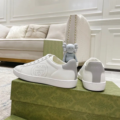 SNEAKERS 21